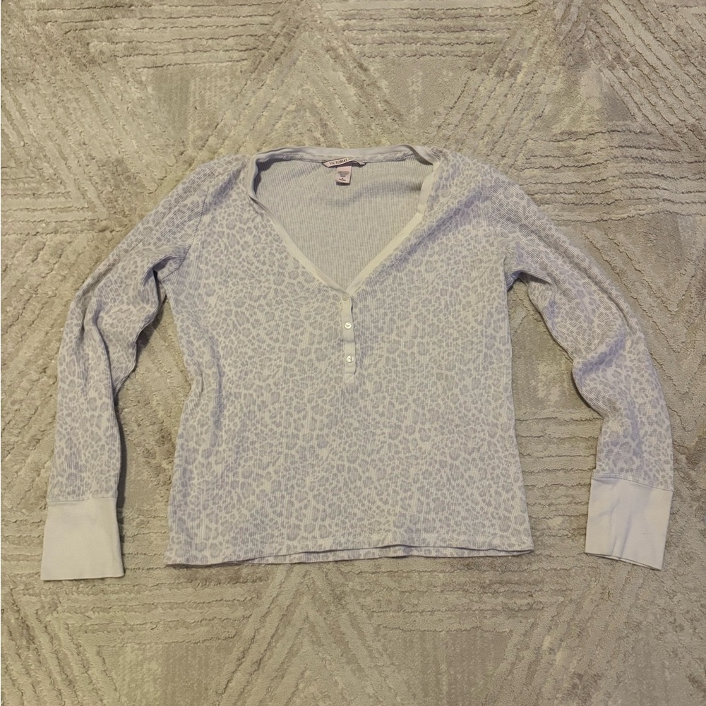 Victoria's Secret Light Gray Leopard Long Sleeve Top